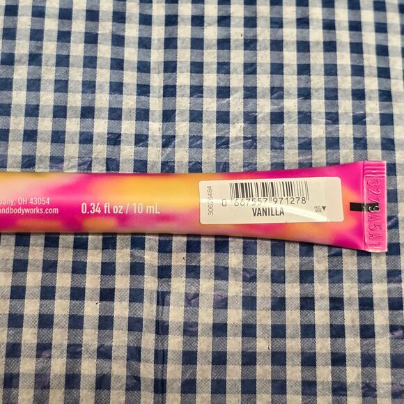 BBW HAPPY BIRTHDAY Vanilla Flavor Burst Lip Gloss - Picture 3 of 3